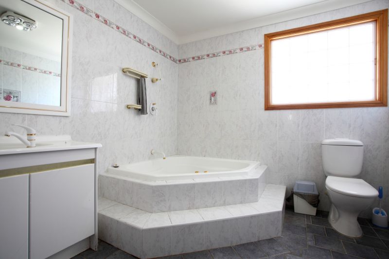 Cost of Bathtub Installation in Freehold, NJ